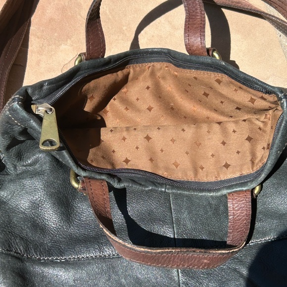 Rehab: Fossil Vintage Explorer Black Leather Crossbody Foldover Bag - Picture 6 of 16